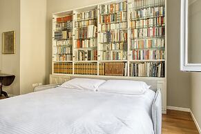 JOIVY Cute flat near Guastalla Gardens