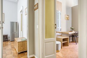 JOIVY Cute flat near Guastalla Gardens