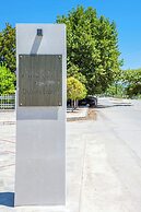 Aliston Deluxe Living - Adults Only