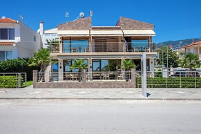 Aliston Deluxe Living - Adults Only