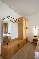 Aliston Deluxe Living - Adults Only