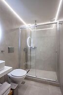 Aliston Deluxe Living - Adults Only