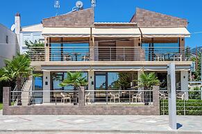 Aliston Deluxe Living - Adults Only