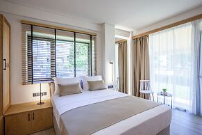 Aliston Deluxe Living - Adults Only