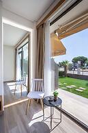 Aliston Deluxe Living - Adults Only