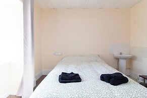 Brookvale Guest House Room 3