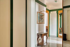 JOIVY Captivating flat with balcony