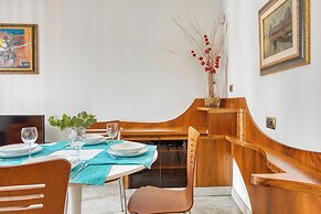 JOIVY Captivating flat with balcony