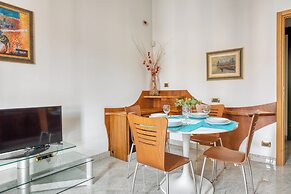 JOIVY Captivating flat with balcony