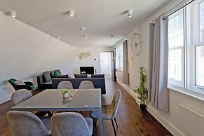 Imperial Middlesex Street Apartments