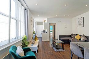 Imperial Middlesex Street Apartments