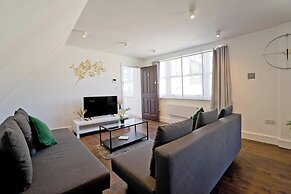 Imperial Middlesex Street Apartments