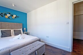 Imperial Middlesex Street Apartments