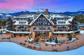 Luxury Crystal Peak Lodge 2 Bedroom Condo - Ski In, Ski Out