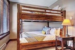 Luxury Crystal Peak Lodge 3 Bedroom Condo - Ski In, Ski Out