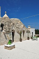 Lamarossa Trulli & Suites