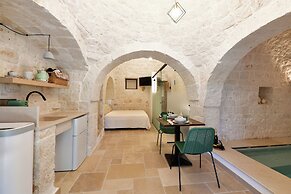 Lamarossa Trulli & Suites