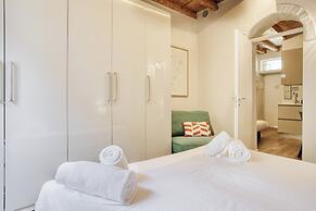 JOIVY Delightful flat in Central Milan