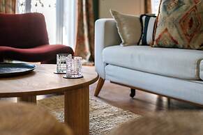 Bagutta Suites