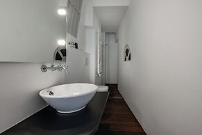 Bagutta Suites