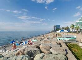 Exclusive Seaside Apartment