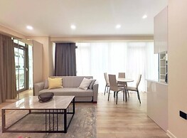 Exclusive Seaside Apartment