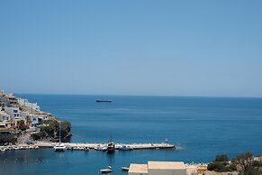 Trinity Suites by Checkin Adults Only