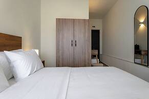 Trinity Suites by Checkin Adults Only