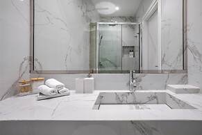 Acropolis Museum Apartment by A&A