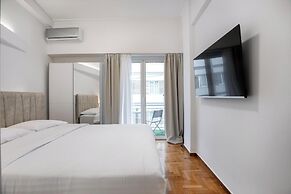 Acropolis Museum Apartment by A&A