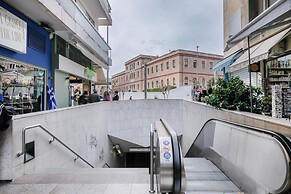 Acropolis Museum Apartment by A&A