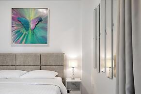 Acropolis Museum Apartment by A&A