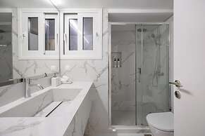 Acropolis Museum Apartment by A&A