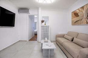 Acropolis Museum Apartment by A&A