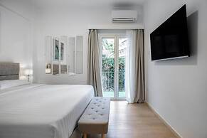 Acropolis Museum Apartment by A&A
