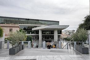 Acropolis Museum Apartment by A&A