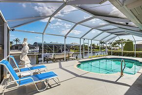 Dock & Outdoor Kitchen: Waterfront Cape Coral Home