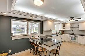 Dock & Outdoor Kitchen: Waterfront Cape Coral Home