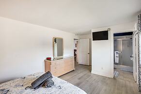 Dock & Outdoor Kitchen: Waterfront Cape Coral Home