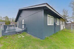 3 Mi to Alaska Zoo: Family Home in Anchorage!