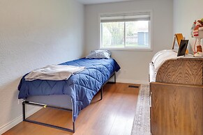 3 Mi to Alaska Zoo: Family Home in Anchorage!