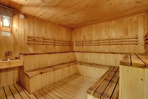 Vail Ski-in/ski-out Condo: Pool, Hot Tub & Sauna