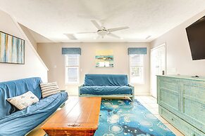 Walk to Ocean & Golf: North Myrtle Beach Home!