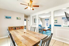 Walk to Ocean & Golf: North Myrtle Beach Home!