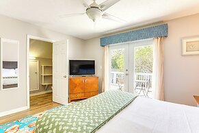 Walk to Ocean & Golf: North Myrtle Beach Home!