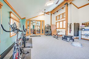 1/2 Mi to Dtwn Frisco: Mtn-view Condo w/ Pool!