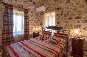 Niki s Tower - Majestic Seaview Stone Nest