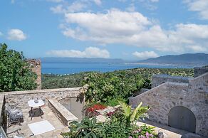 Niki s Tower - Majestic Seaview Stone Nest