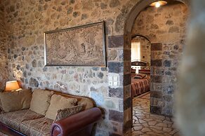 Niki s Tower - Majestic Seaview Stone Nest