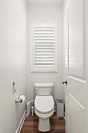 Comfort Style Home Near the Airport